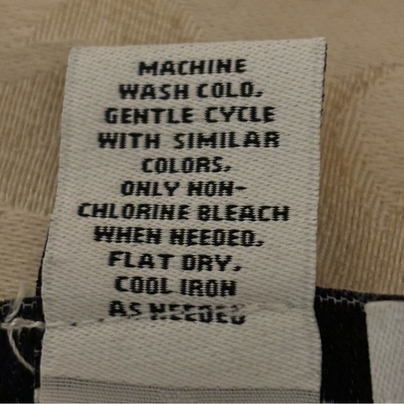 PECK & PECK WHITE AND PINK TOP - Picture 4 of 4